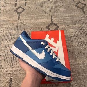 Nike Dunk low “Dark Marina blue” GS size 6.5 VNDS